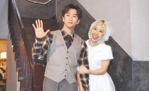 陈汉典Lulu请柬婚纱照齐曝光!富士山背景同框